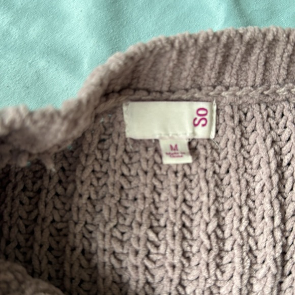 🌟 Child's Grey Knit Sweater (M) – Cozy & Classic! - Picture 4 of 4
